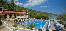 Отели в Елените