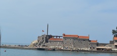 Отели в Петровац